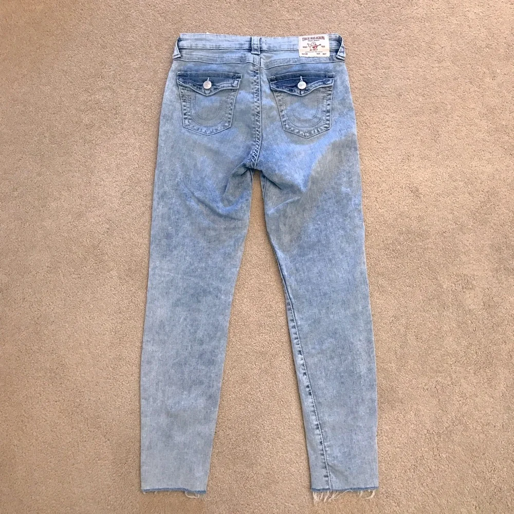 True Religion Denim Blue Jeans Women Size 6 Waist 28 Jennie Curvy Mid Rise Capri - Picture 3 of 14